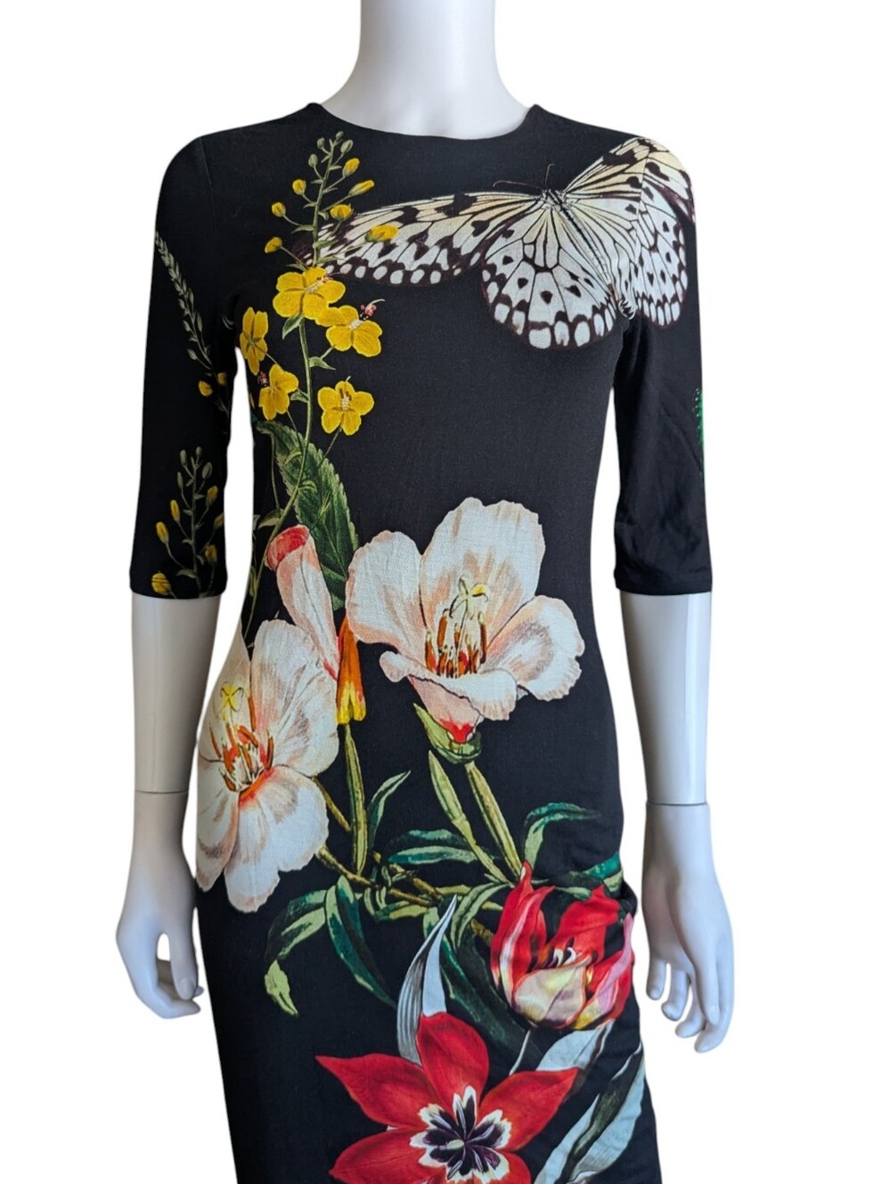 Alice Olivia Delora Floral Crewneck Midi Dress in the "Essential Floral" print. - Picture 5 of 15